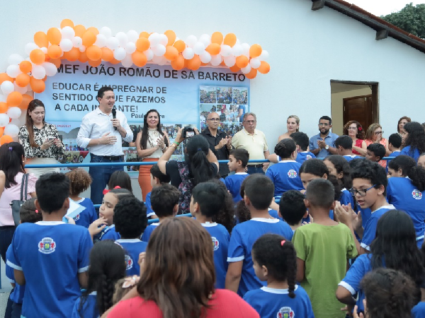Escola João Romão de Sá Barreto é entregue totalmente reformada
