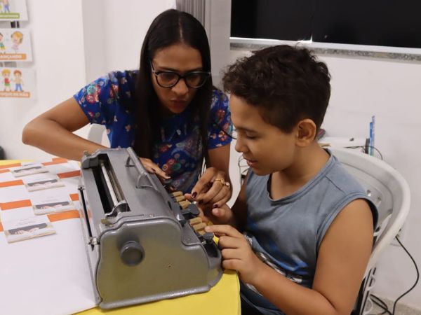 Estudantes participam de atividade sobre Sistema Braille