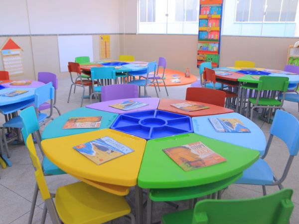 Prefeitura entrega nova escola no Conjunto Padre Cícero